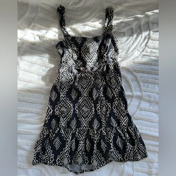 Rewind Pattern Dress - Picture 1 of 3